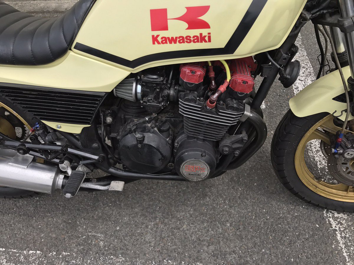 gpz400f 売ります 塗装塗りたてです。 気になった方DM来てください