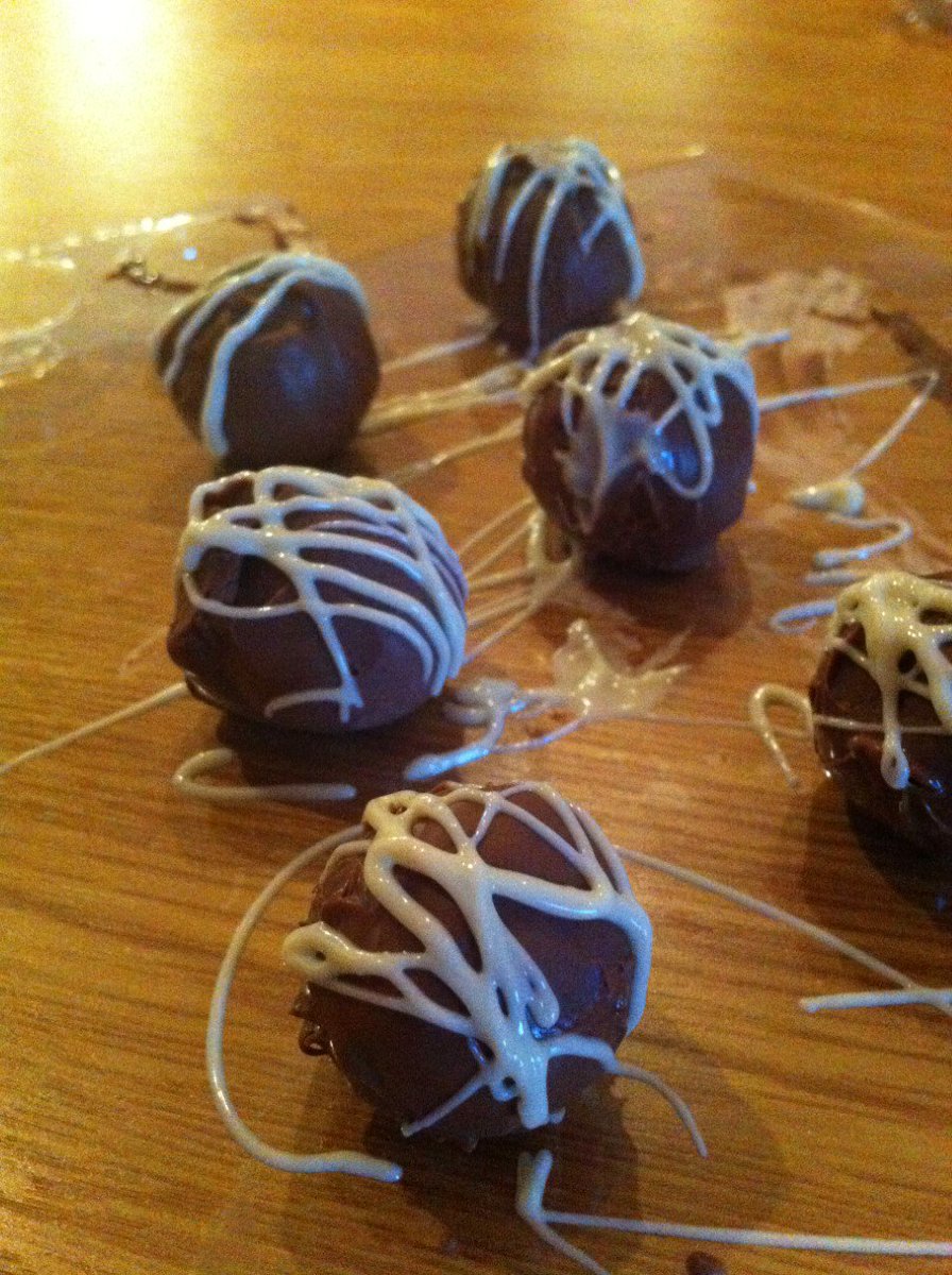 PimmsandNeedles's tweet photo. Want to find out more about our fab chocolate making meeting last night? Well, it's on our blog: https://t.co/MpqPLcfAuD🍫 #pimmsandneedles https://t.co/ocioEUie4U