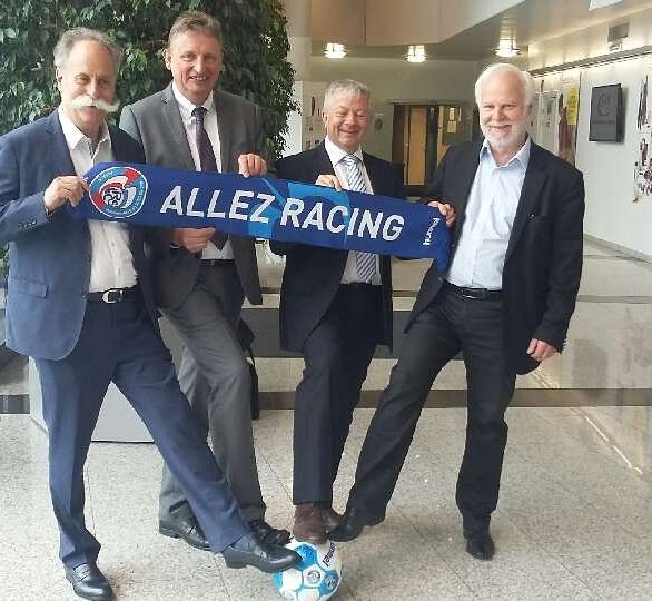 ccialsace's tweet photo. #TousRacing 
@ccialsace et @CMA_Alsace aux couleurs du @RCSA. 
Tous avec vous pour décrocher la place en #Ligue1  💪⚽ https://t.co/KPi2ziVlo8