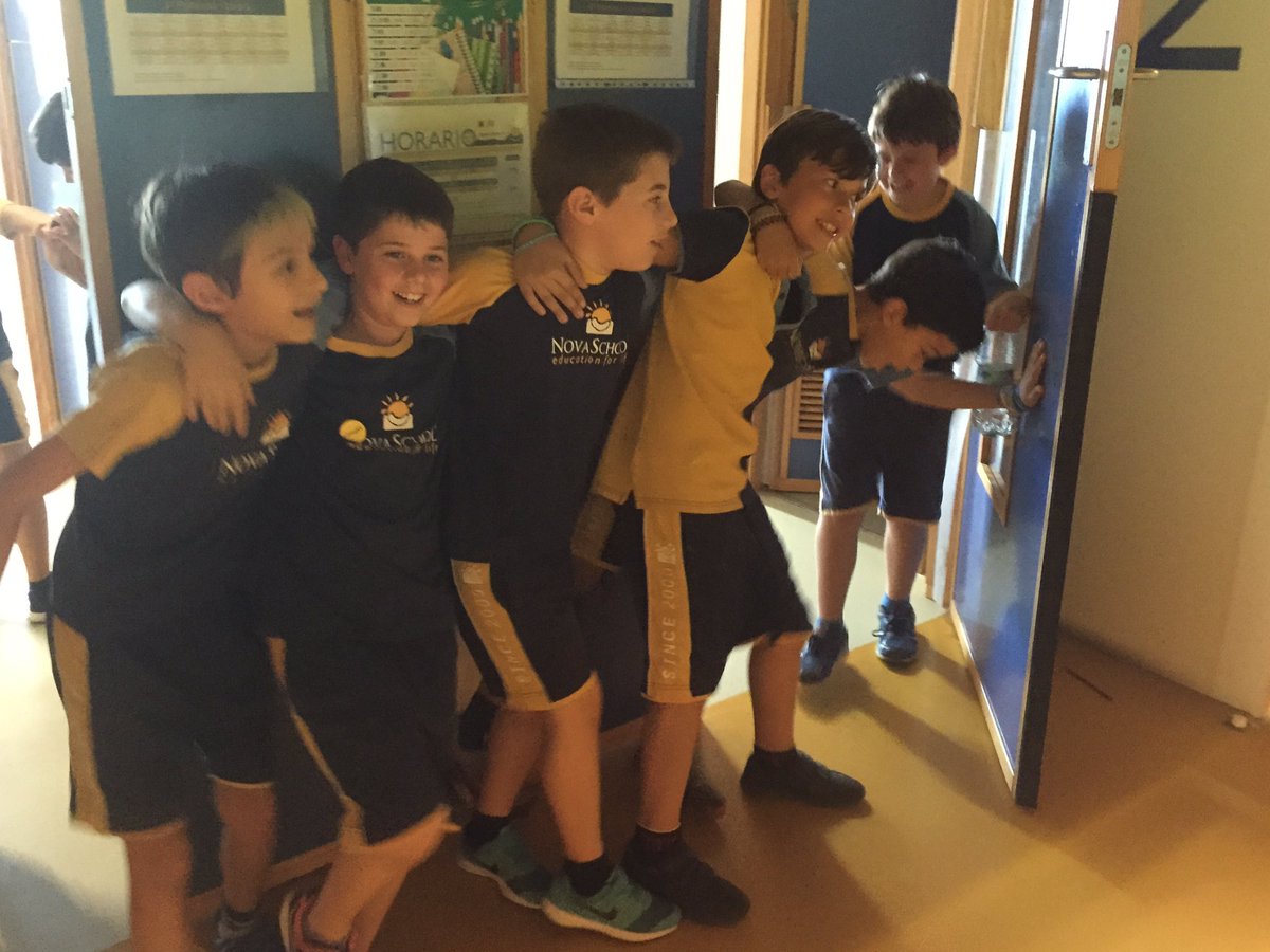 Novaschool_Ben's tweet photo. Preparados para comenzar la #carreracontraelhambre en @Novaschool_Ben #málaga #solidaria https://t.co/9CJJLyQJh8