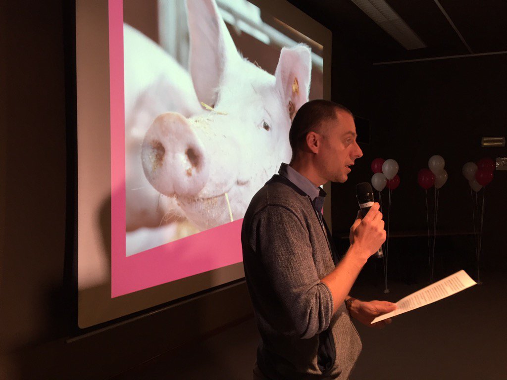 ILVOvlaanderen's tweet photo. Sam DCampeneere opent 'biggencastratie stoppen in 2018: hoe ver staan we?' Is het woord radeloosheid op zijn plaats? https://t.co/wgUfWjW78O
