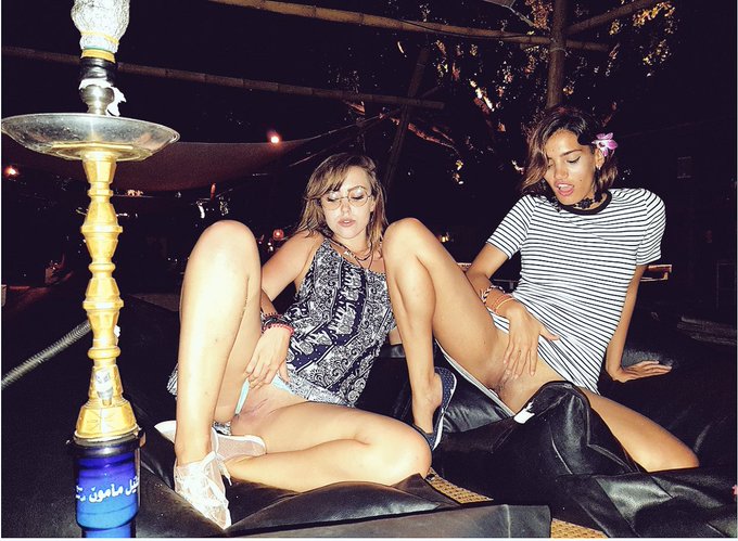 Te apetece vernos jugar juntas ? 😍😜😜 hacemos shows privados por skype , interesados mandar DM 😌❤@cumpenelopeXX<a href="/tag/webcams"class="tags"><span>#webcams</span></a>