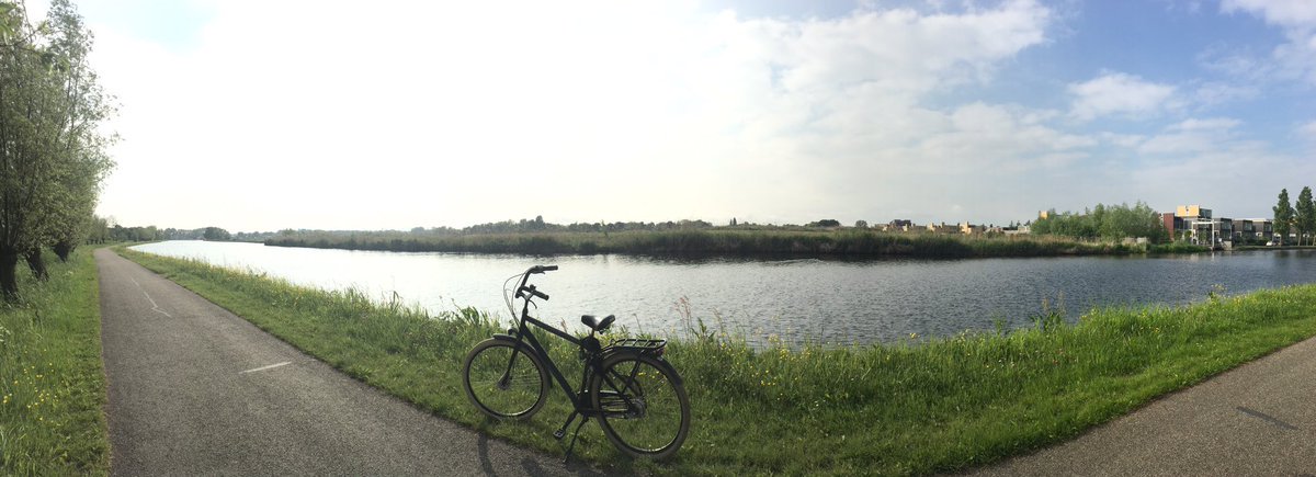 ejrquartz's tweet photo. For some of us every day is 'cycle to work day'. For others, it was a welcome challenge. Enjoy these views of #SouthHolland #NFNJWD https://t.co/EXGH7T39MH