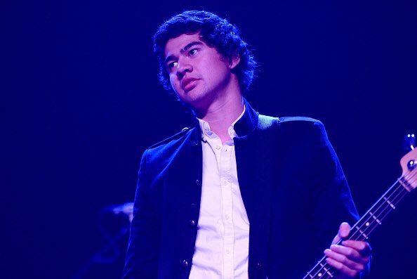 feels good to be posting stage photos of calum again! can't wait for more ✨