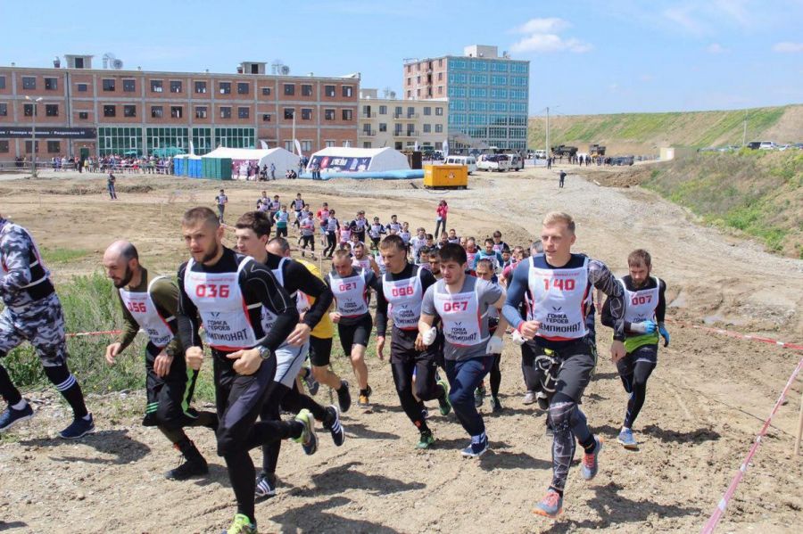 RTChemcomposite's tweet image. Cотрудник @RTChemcomposite Евгений Галенин принял участие в спортивных соревнованиях «Гонка Героев. Новая высота» в Гудермесе