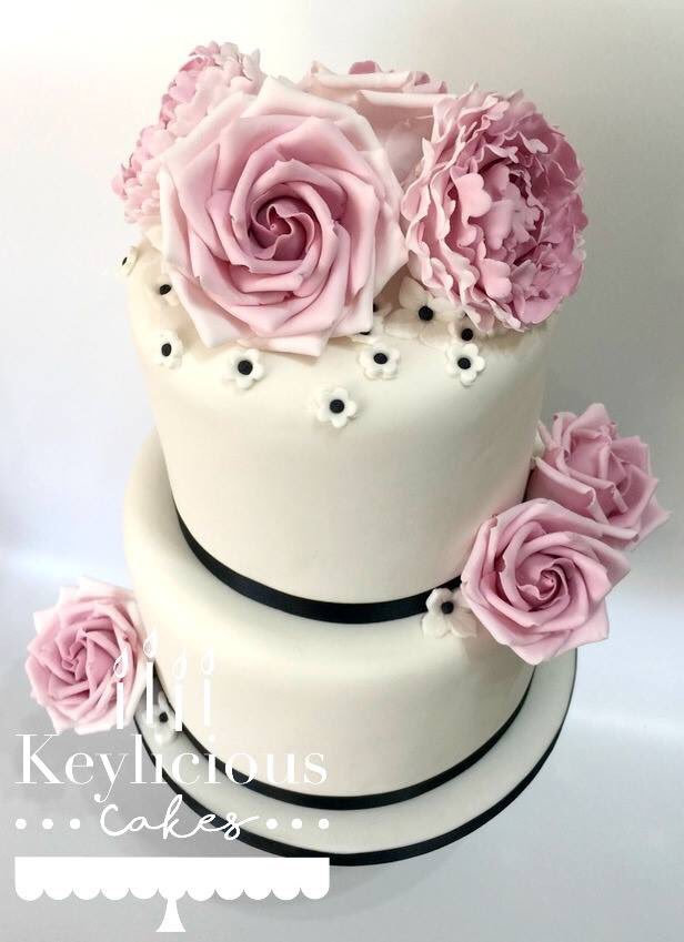 Thinking of ordering a wedding cake with Keylicious Cakes? keyliciouscakes.co.uk/wedding-cakes

#WiltshireWeddings #SomersetWeddings #SouthWestWeddings