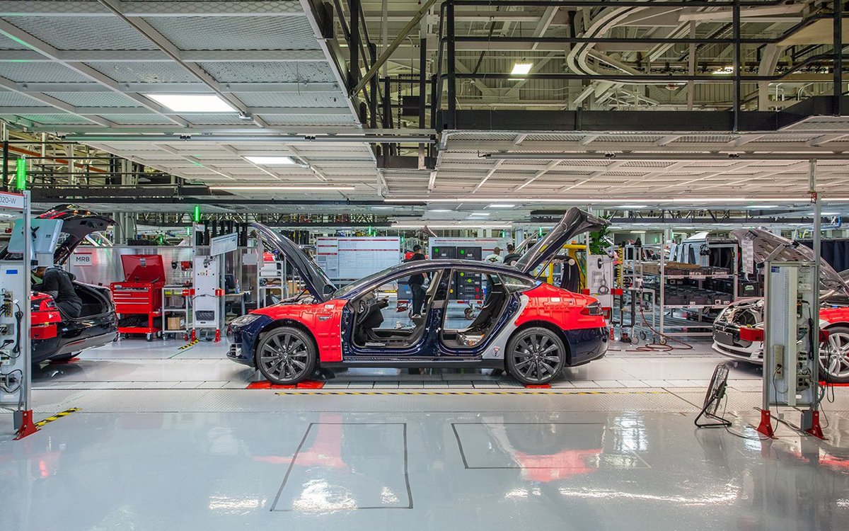 曾经志趣相投的员工现在身负病痛，特斯拉想做好雇主谈何容易】当大家都在为特斯拉的进展欢呼，在驾驶席上感受电机带来的快感，英国卫报却关注到了特斯拉成长背后的「痛苦」，这种痛苦是人类的皮肉之痛。  https://t.co/9eRg6nx3Tb