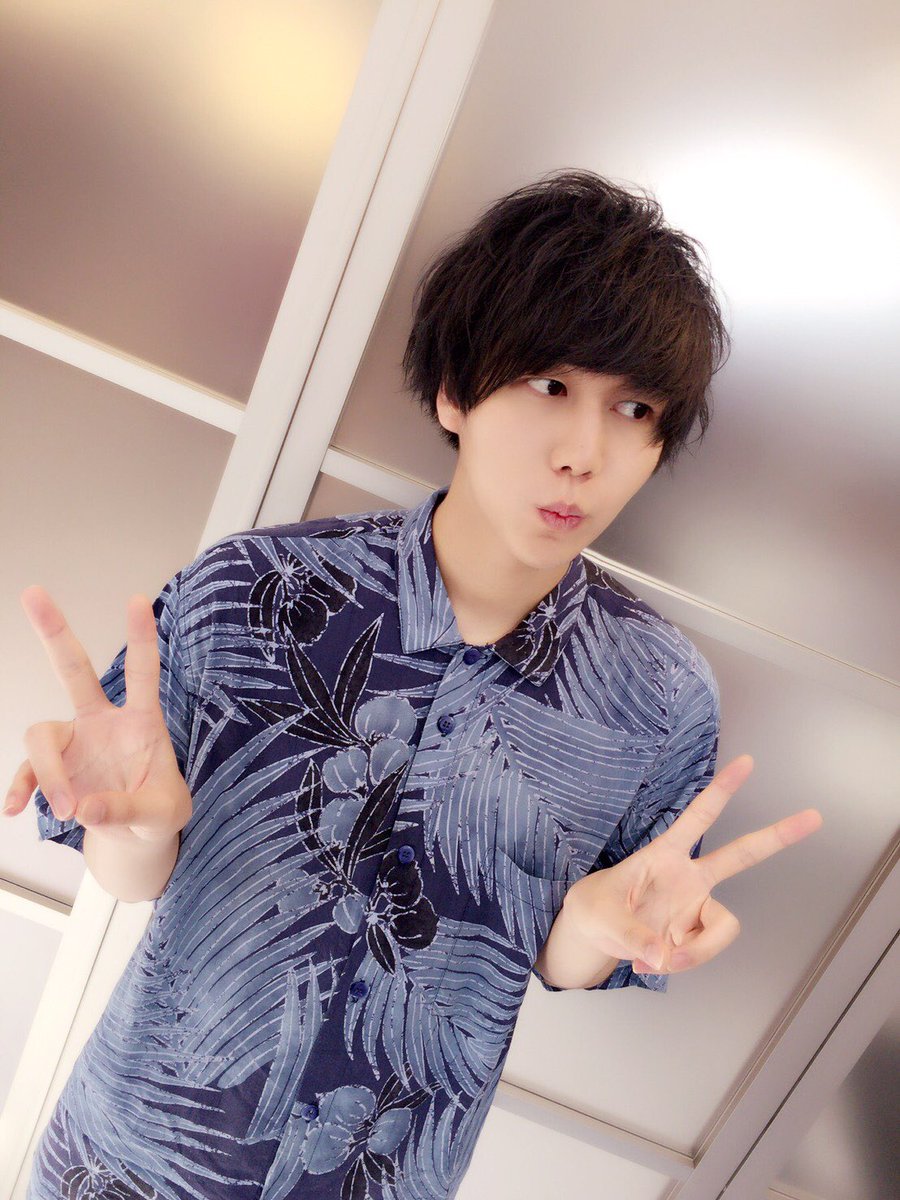 伊礼 亮 Rairu 伊禮 亮 春の桜一変 久々に黒若干のアッシュ 東京は アロハシャツでちょうど良い気温です いつも素敵にして下さってありがとう