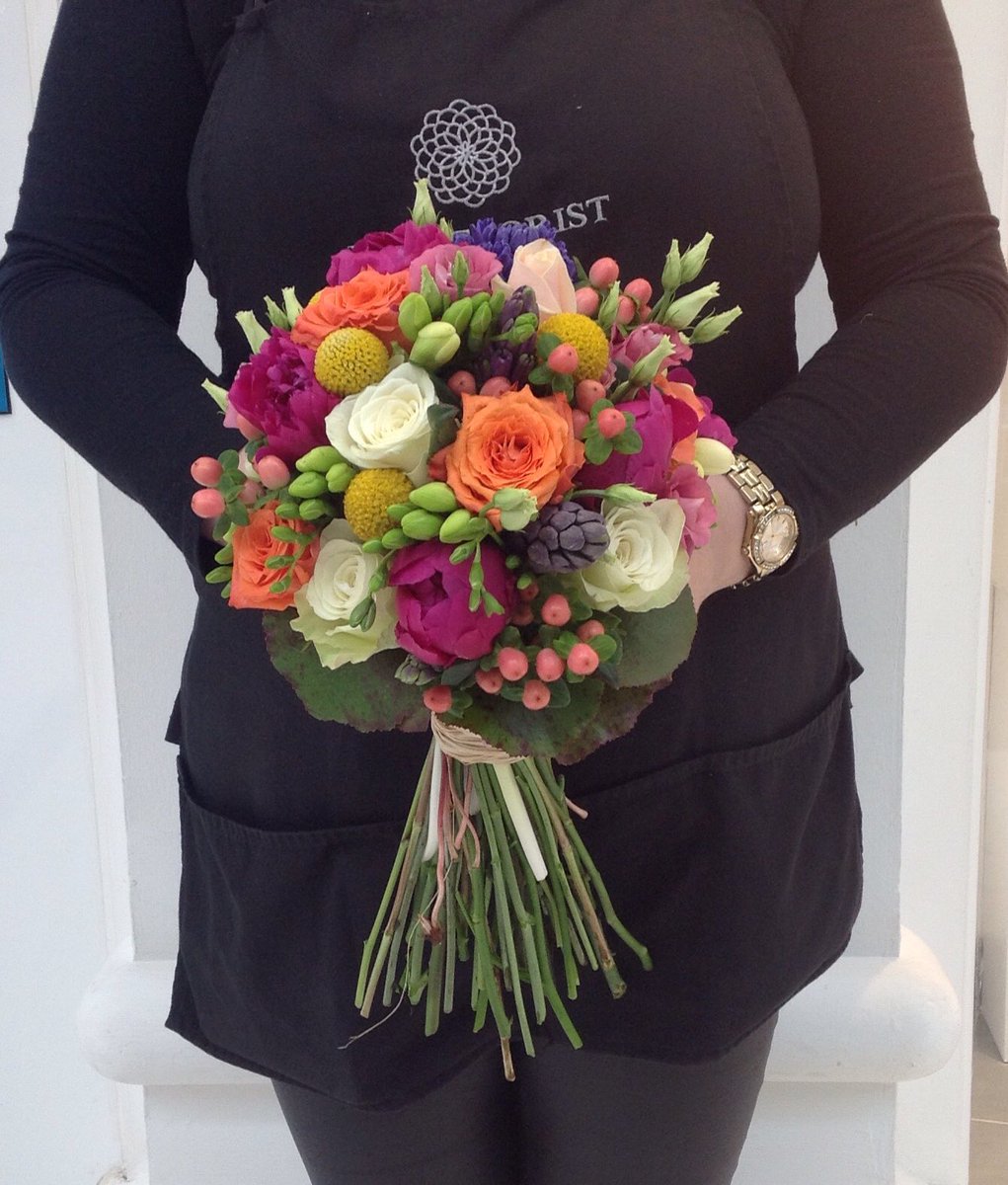 TWSwarovski's tweet photo. Beautiful wedding bouquet made by Frida @MrsFlorist @Royal_Shopper #TunbridgeWells #styleblogger #Flowers #spring https://t.co/vUMKfMCrae
