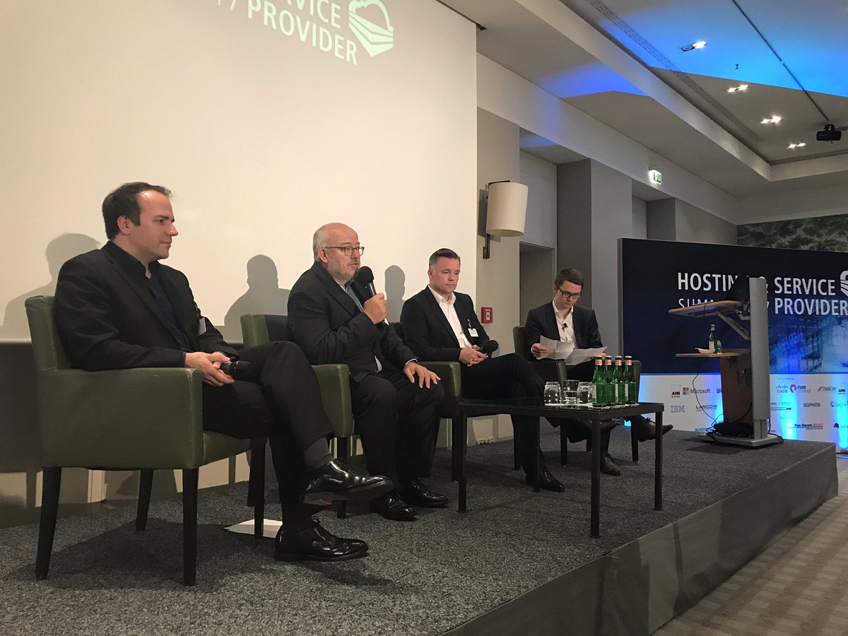 vogelitakademie's tweet photo. VIPs ON THE SPOT: Dr. Christian Böing, @STRATO_AG , Patrick Pulvermüller, @GoDaddy und Gerhard Sundt, SunCo auf dem Podium des #hspsummit https://t.co/EdCenkRMkA