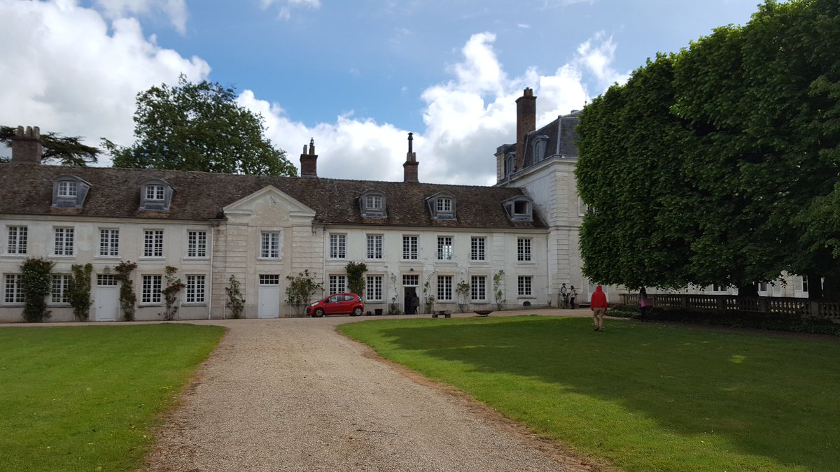 TiroirCash's tweet photo. C'est parti pour le séminaire des @petitsdeb #Idf avant le AG demain https://t.co/v2kc74XalZ