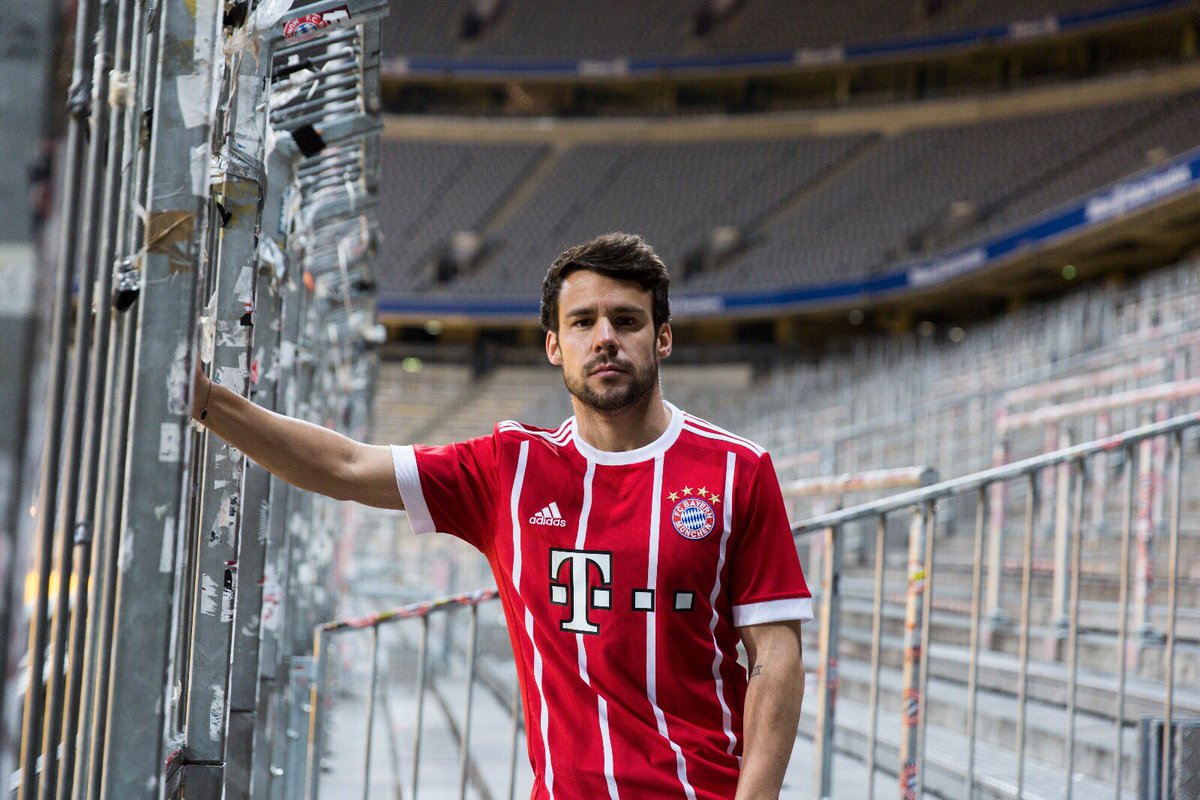 Nuestra nueva equipación para seguir creando historia. <a href="/FCBayern/">FC Bayern München</a>  🏆 <a href="/adidasfootball/">adidas Football</a> 👌🏼 #heretocreate