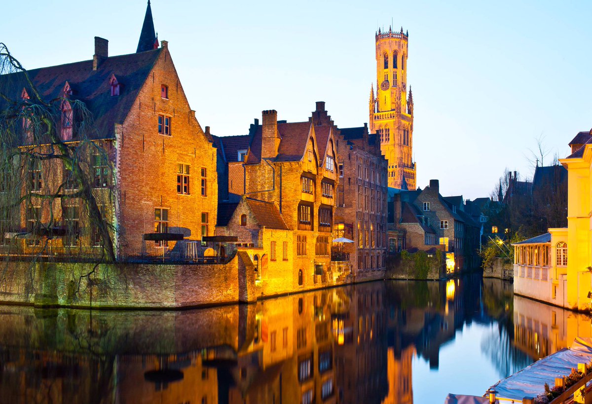 Heroi_Sapiens's tweet photo. #Paysage littéraire : Bruges, monde qui fût, monde déchu. Superbe Venise du Nord, sacralisée par G. Rodenbach. #littérature #symbolisme https://t.co/QAQ1uRBn7N