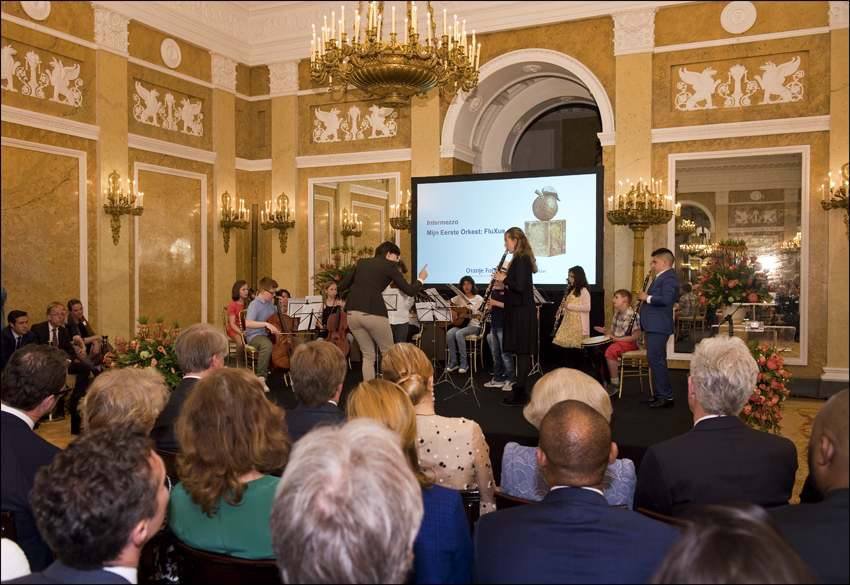 obsDeGouw's tweet image. Optreden voor het koningspaar en prinses
Beatrix! Ook de Gouw was vertegenwoordigd. Trots op Strahil!!! @FluXusZaanstad