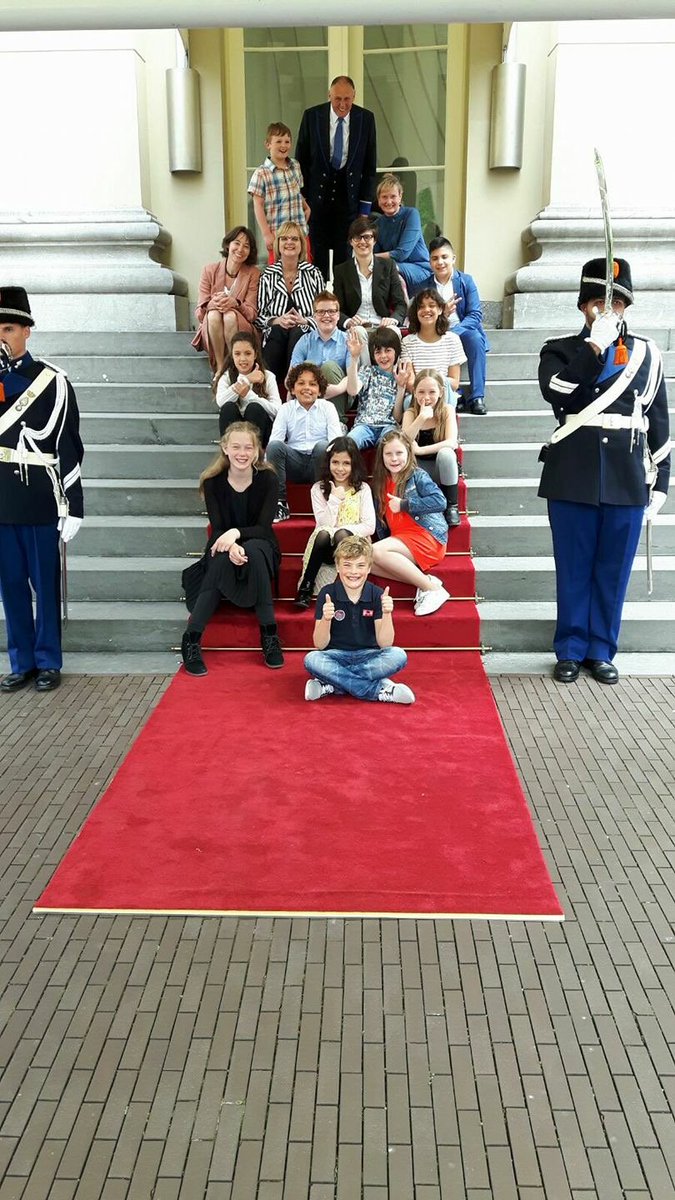 obsDeGouw's tweet image. Optreden voor het koningspaar en prinses
Beatrix! Ook de Gouw was vertegenwoordigd. Trots op Strahil!!! @FluXusZaanstad