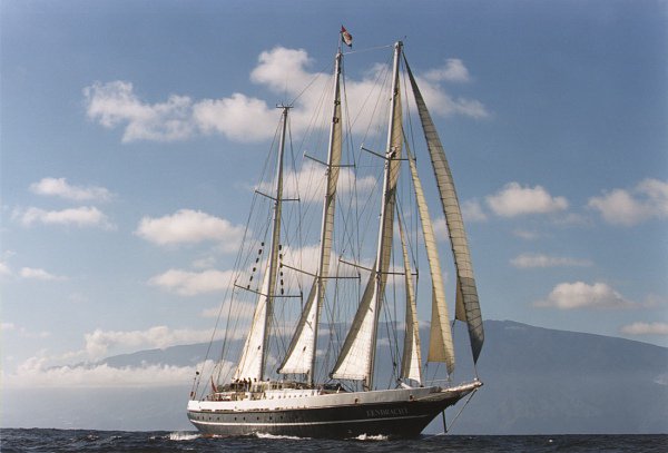 SailDenHelder23's tweet photo. De prachtige Eendracht onder NL vlag komt ook: #saildenhelder 22 tm 25 juni. Indrukwekkend schip met rijke historie. https://t.co/QywBMVRTEF https://t.co/tDBZon5Oiw