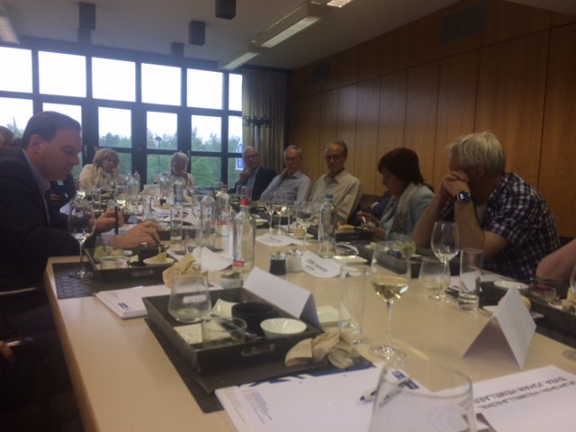 karogerber's tweet photo. #FrançoiseChombar @Melexis_Sensors te gast tijdens #ondernemersindialoog! In nov ontmoeten we #philippevlerick (https://t.co/Om7AcKq8Ue) https://t.co/N7dWexEoln