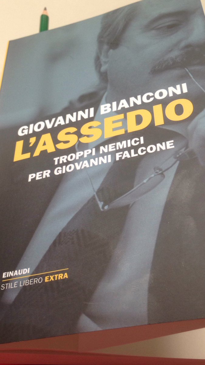 Zummone's tweet photo. Bianconi racconta con precisione e chiarezza, gli ultimi amari anni di Giovanni Falcone! #toreadabout #towalkabout #mafia #1992 #Capaci https://t.co/Dmn9zaAcLE