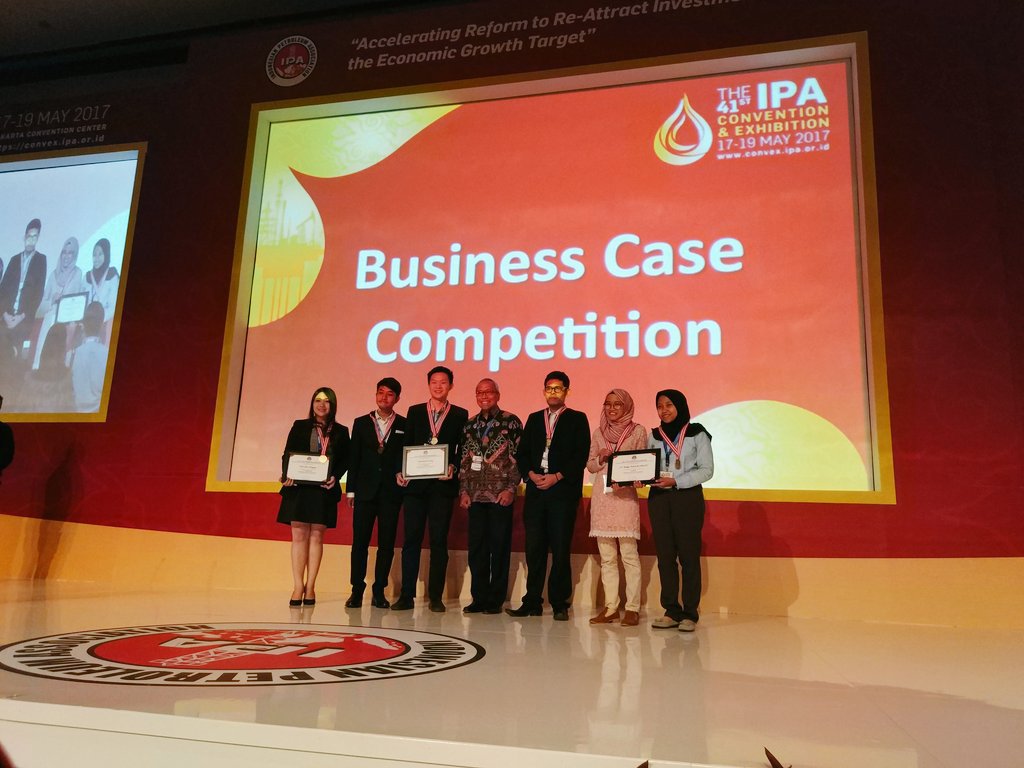 IPAConvex's tweet photo. Selamat kepada para pemenang Business Case Competition #IPAConvex 2017! https://t.co/6mXeNfbaNa