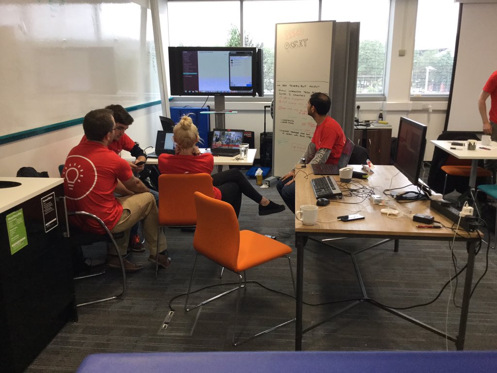 Andy_W_Clark's tweet image. Nearly time! #tescohackathon #code #oraclelife #tescolabs