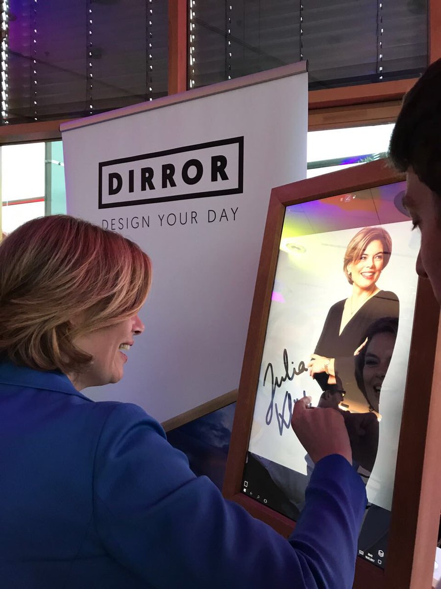 dirrorworld's tweet photo. Thanks also to @JuliaKloeckner #cnight #cnight2017 #digitalisierung #smart #digitalart #vip https://t.co/c2Q0WHpbvw