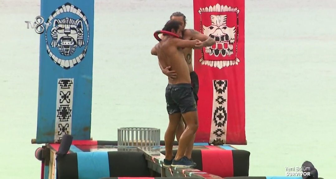 ilhanmansizfc_'s tweet photo. Ben bi fark göremiyorum 👌🏽😂♥️ #İlHat #Survivor https://t.co/xZkwuIdczd