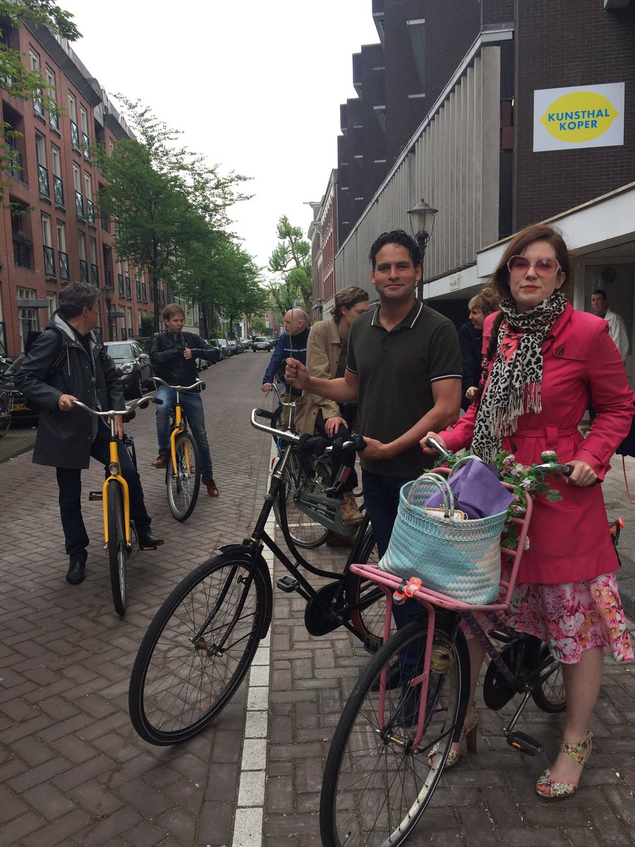 Vandaag in Trouw: Kamerplantentour van @Tinkebell en @ArnoWellens. Vertrek vandaag en zondag om 13.30 vanaf infostand op AAF!