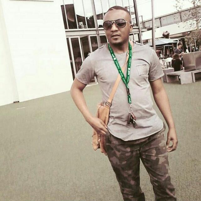 Zenzele_Enhle's tweet photo. Flash 🔙 Friday #Eaaasy 🎧 https://t.co/2E0Fp7brLU