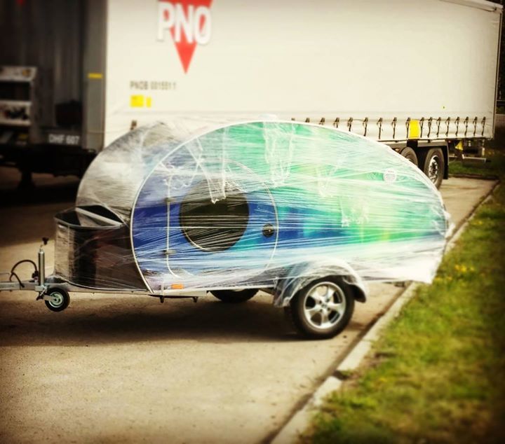 tinycamper_eu's tweet photo. Trailer is packed and ready for departure. I miss you. Send me a postcard from #Iceland. #teardroptrailer #tinycam… https://t.co/yBD82WpgLU https://t.co/daaLJcDN4u