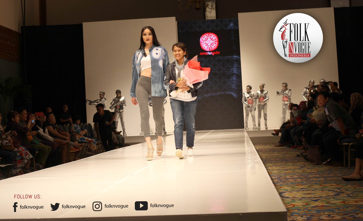 FolkNVogue's tweet photo. Peragaan Busana dari AMARAGITA di FOLKNVOGUE INDONESIA 2016
https://t.co/9ruUvP6aZ1
FB: @folknvogue
#FOLKNVOGUE2017 #ASLIINDO https://t.co/sxnZ5rU9GL