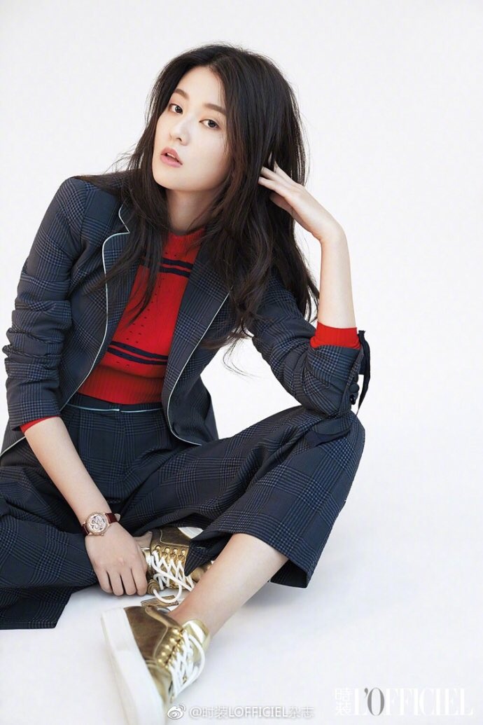 LOFFICIELCHINA's tweet photo. #QiaoXin #乔欣 #乔欣Bridgette 
Youth is the beginning of life. It is about unrestrain, about hard working. https://t.co/qDnJLeMBYw