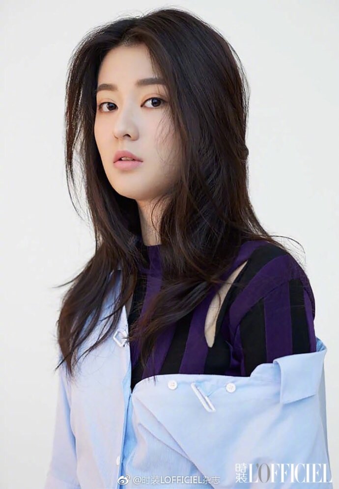 LOFFICIELCHINA's tweet photo. #QiaoXin #乔欣 #乔欣Bridgette 
Youth is the beginning of life. It is about unrestrain, about hard working. https://t.co/qDnJLeMBYw