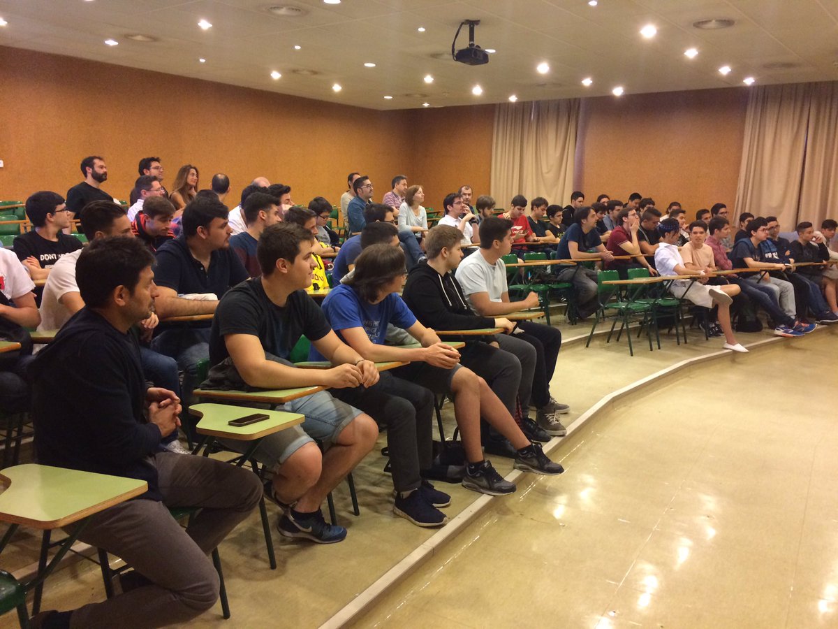 salesianssarria's tweet photo. Matí d'activitats lúdiques i esportives per celebrar #MariaAuxiliadora i comiat dels alumnes de #GrauMitjà @SalesianosSMX https://t.co/V0YwpkdRYk