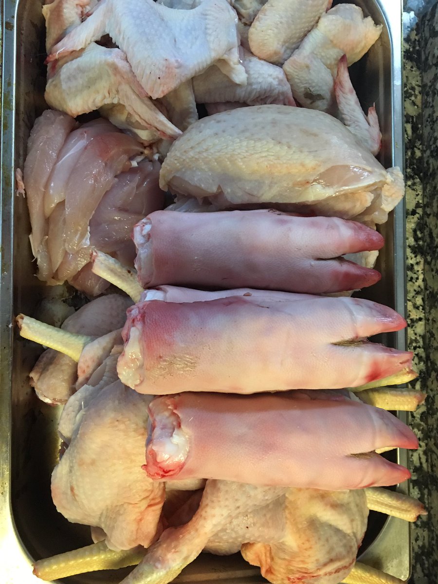 leebyechef's tweet photo. Sutton hoo chickens and beautiful little trotters for this weekend @Tuddenham_Mill @lavenhambutcher 💯#Suffolk https://t.co/5ip6QEdOll