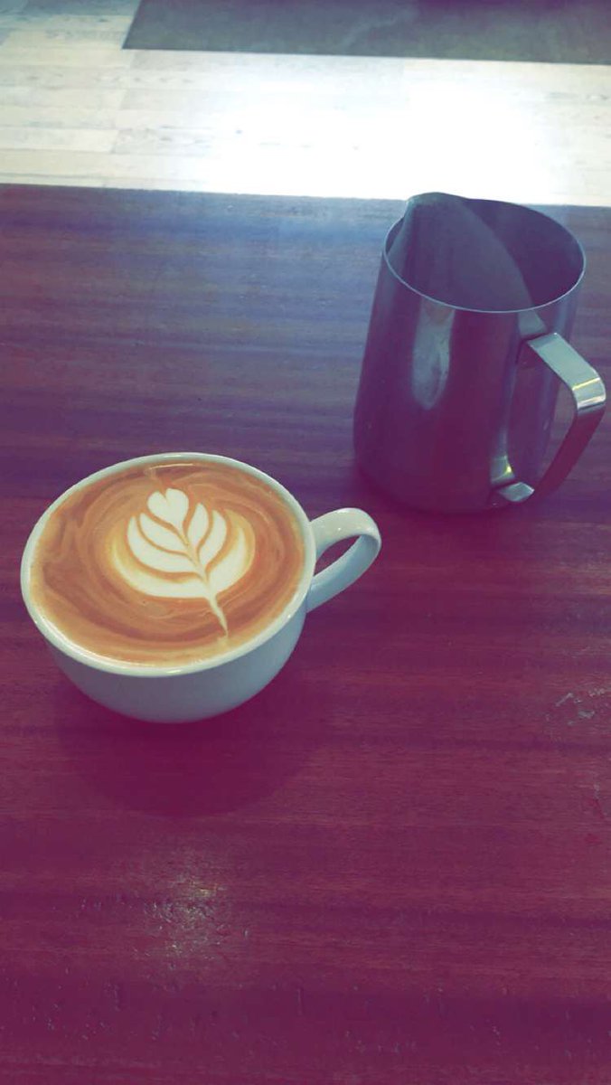 LouisasMH's tweet photo. How about a perfect latte and a slice of cake this morning? https://t.co/mhTcmf0Qbw