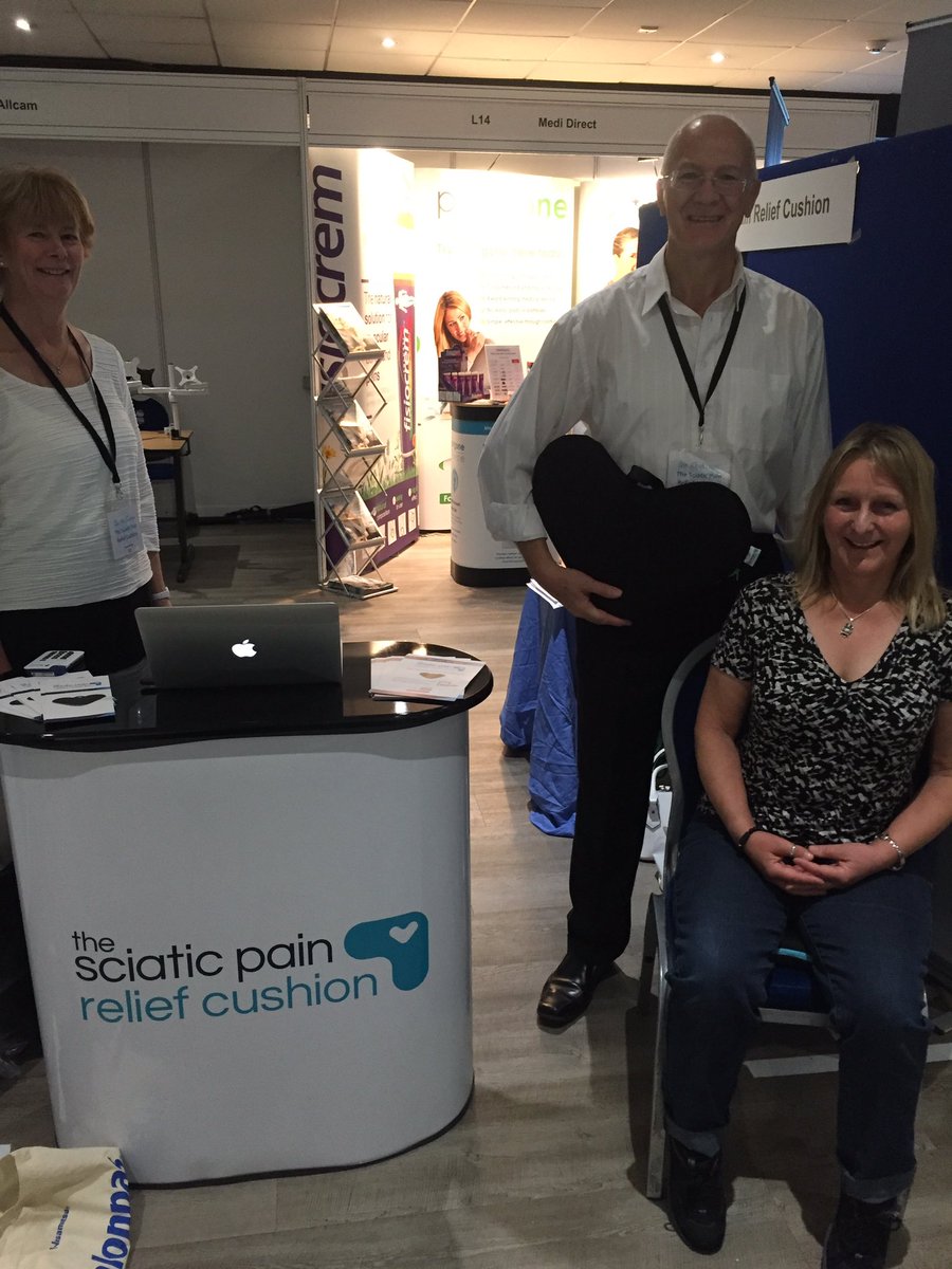 theSPRC's tweet photo. First happy customer😁At the @BackPain2017 #sciatica #theSPRC #Indiegogo https://t.co/4S3RhejMdK