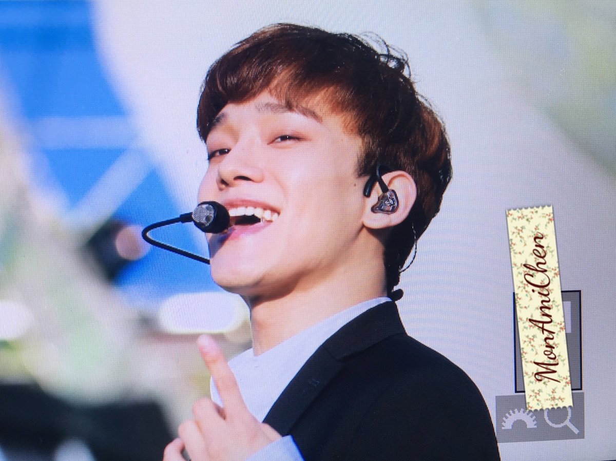 MonAmiChen's tweet photo. 170519 뮤직뱅크 in 전주 #종대 #CHEN https://t.co/Jrg0WLK4HN