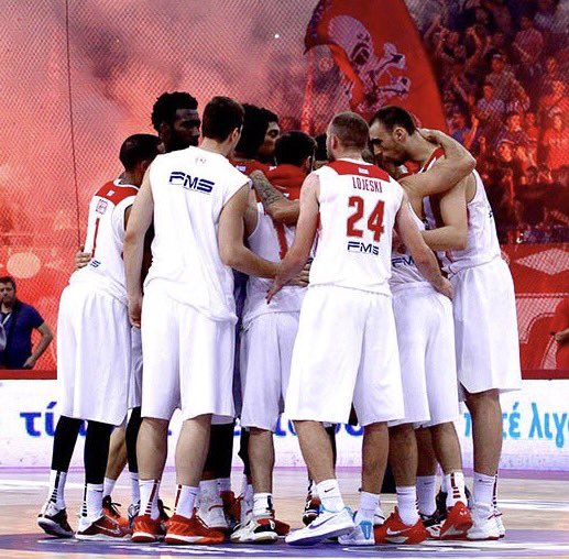 re7usetolose's tweet photo. Πάμε να το ζήσουμε κ αυτό! ΜΑΖΙ! #ΟΜΑΔΑ #FAMILY #AllForOne_OneForAll #WeAreOlympiacos #F4GLORY https://t.co/3JgA4DJkqj