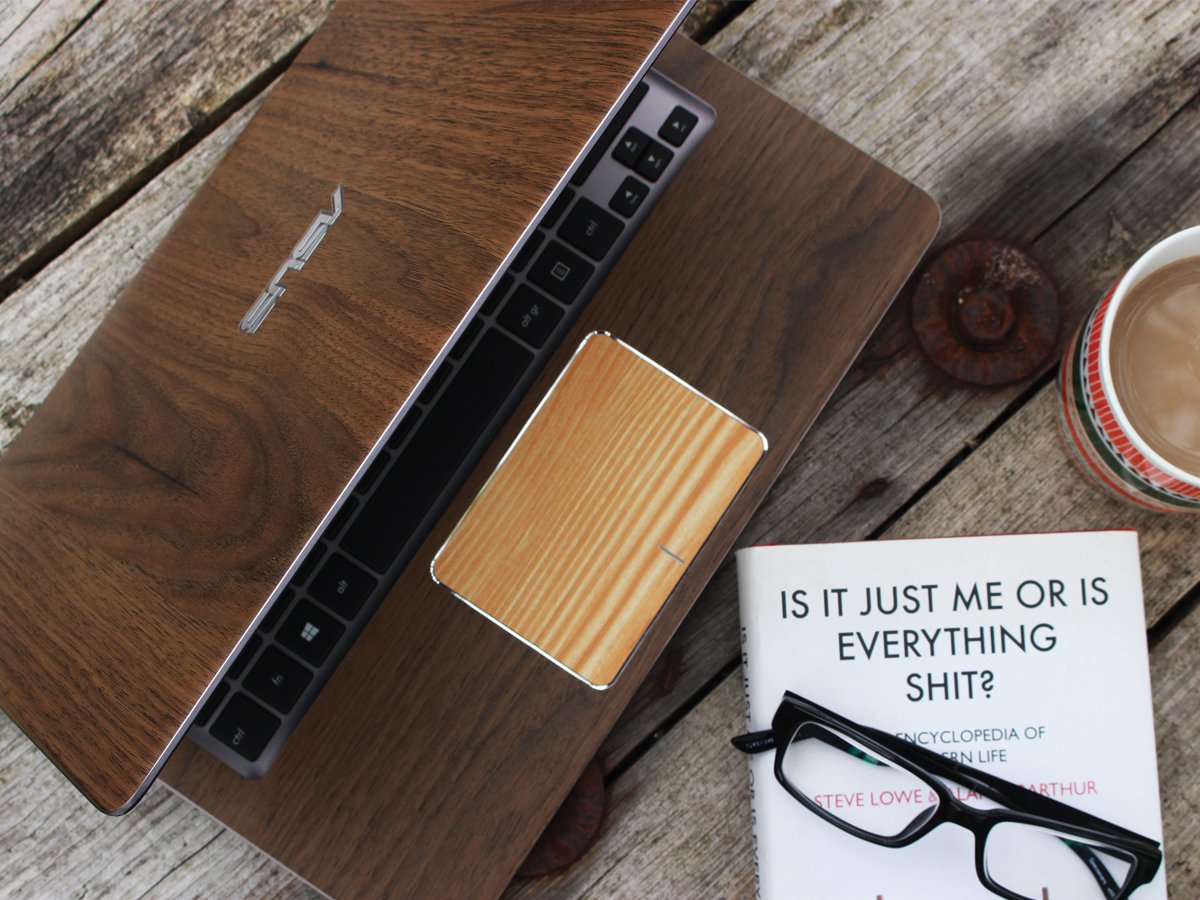 XtremeSkinsUK's tweet photo. @ASUSUK ZenBook relaxing in its new robes… 😉 #UX310 #Skins https://t.co/sQ5QFZrfAs