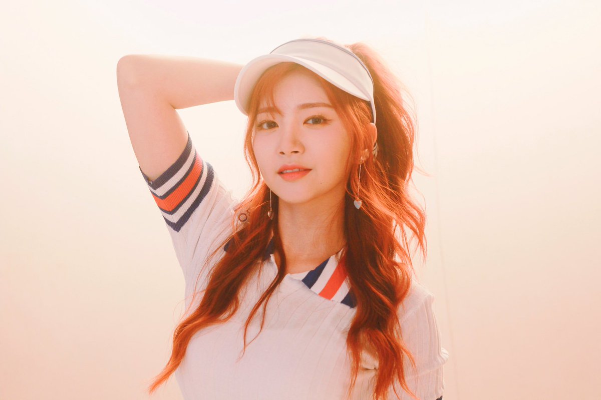 honorlaboum's tweet photo. Chinese [@officialLABOUM] :: 祝親愛的我們海仁23歲生日快樂❤️❤️ 今天整天的時間要讓我們海仁能夠感到最幸福 請多多祝賀他😙🎶 #라붐 #해인 #생일축하해 💕💕 https://t.co/Cod3QIMYIH