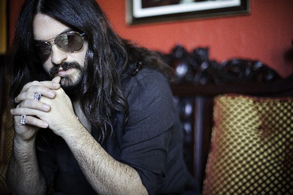 Happy Birthday  Der Sohn von Waylon Jennings und Jessi Colter feiert heute seinen 38. Geburtstag. 