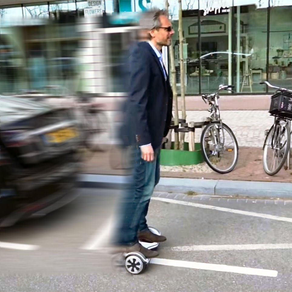 Progenergy's tweet photo. C'è chi riesce a #schizzare in piedi ma senza muovere le gambe... seguici perché qualcosa di nuovo sta per nascere in @Progenergy #emobility https://t.co/bzzxKf4I9l