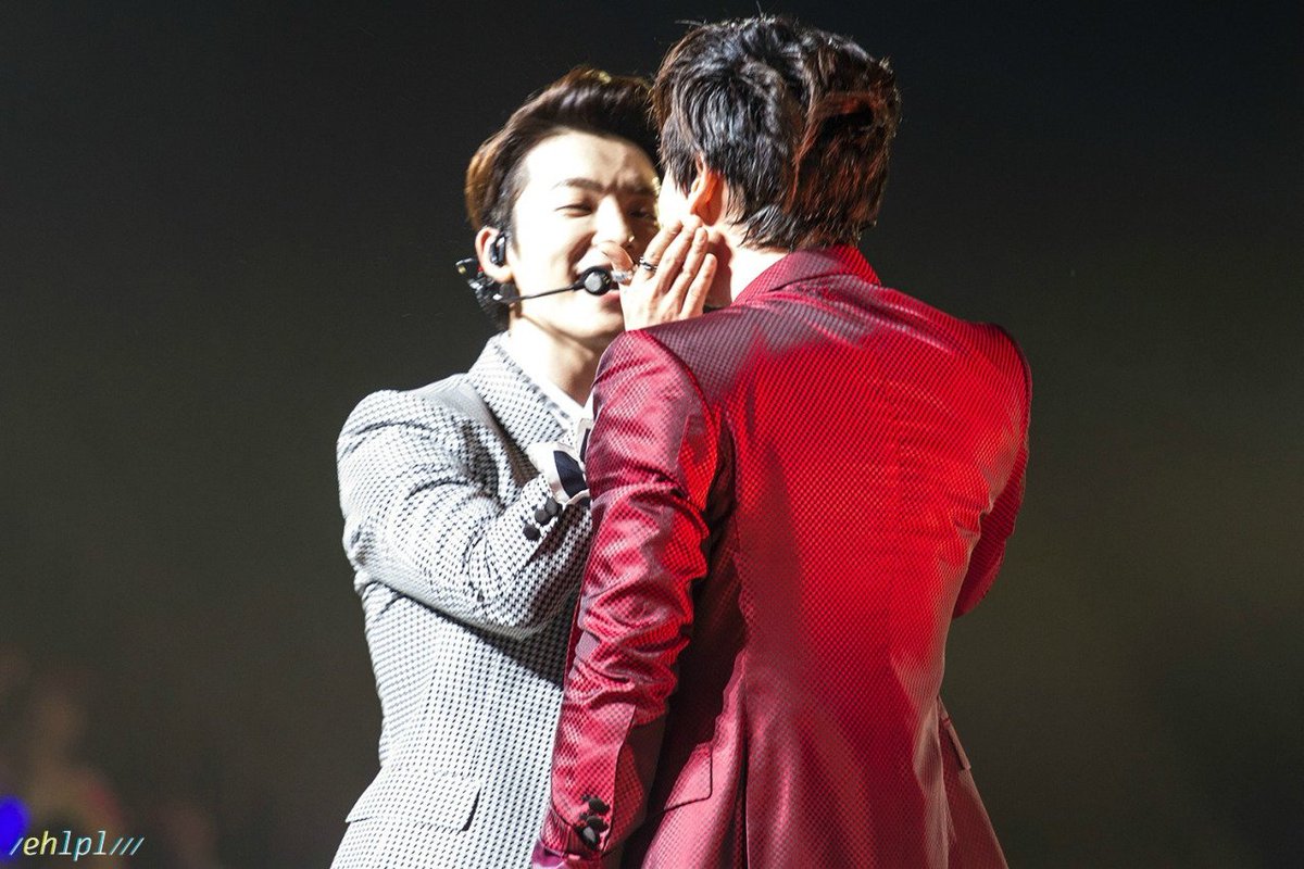 eunhaelyrics's tweet photo. I could make you happy, make your dreams come true. I would go to the ends of the Earth for you. // adele's make you feel my love https://t.co/LN4v4Yq4h7