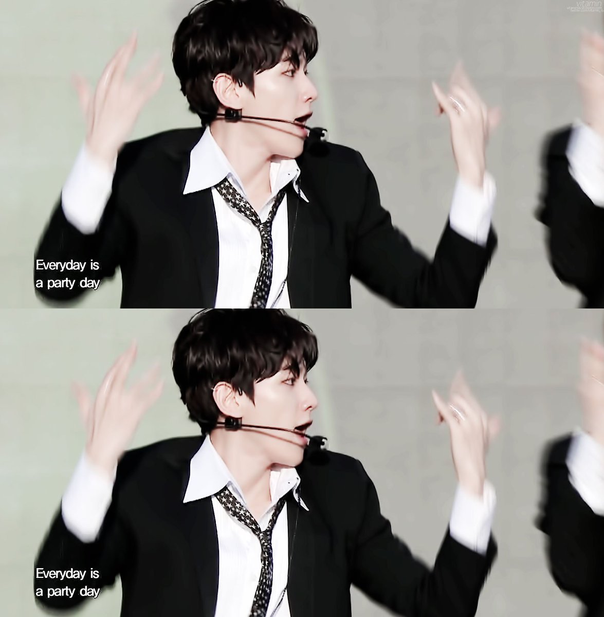 [CAP] 170519 뮤직뱅크 #백현 #BAEKHYUN cfile3.uf.tistory.com/image/211A533A… 착장 너므 좋다ㅠㅠㅠ