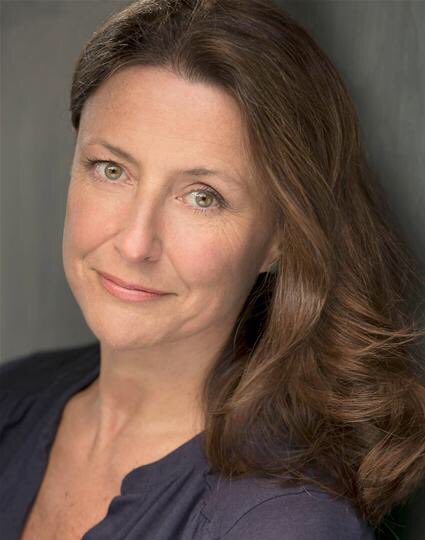 FiveCardStud1's tweet photo. NEXT UP @brightonfringe we have the powerful and sultry GINA CAMERON playing the shape shifting ELlIOT 🎟22-25 May 🎭 @lanterntheatreb https://t.co/0iUMFTtKid