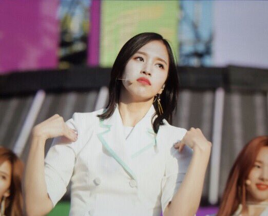 _ARIES_97's tweet photo. 170519 전주 뮤직뱅크 프리뷰
#TWICE #트와이스 #MINA #미나 https://t.co/YnMIeb6LnK