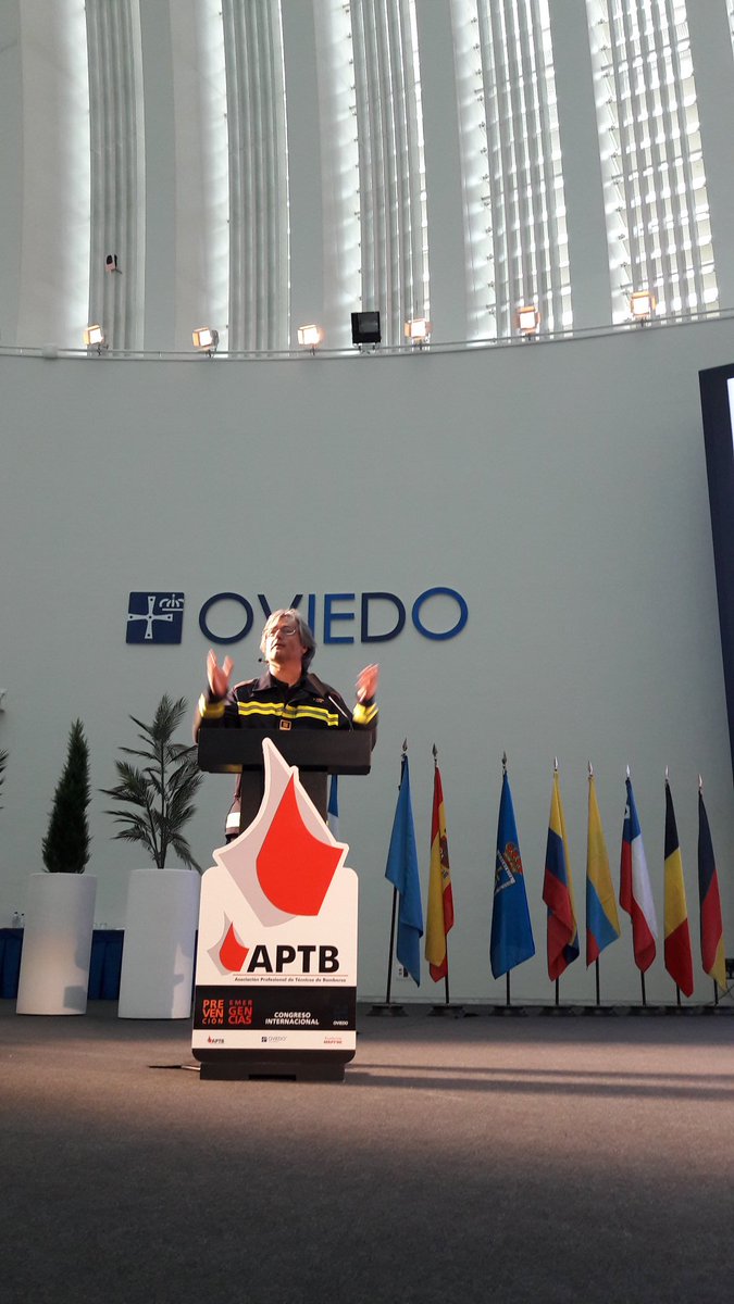 LaurentAlfonso's tweet photo. #CIPE2017
Modèle de prédiction et de prévention des risques #ApprocheStatistique
M.PARDO SABATES, Director de @BCN_Bombers https://t.co/tL4DLqECS4