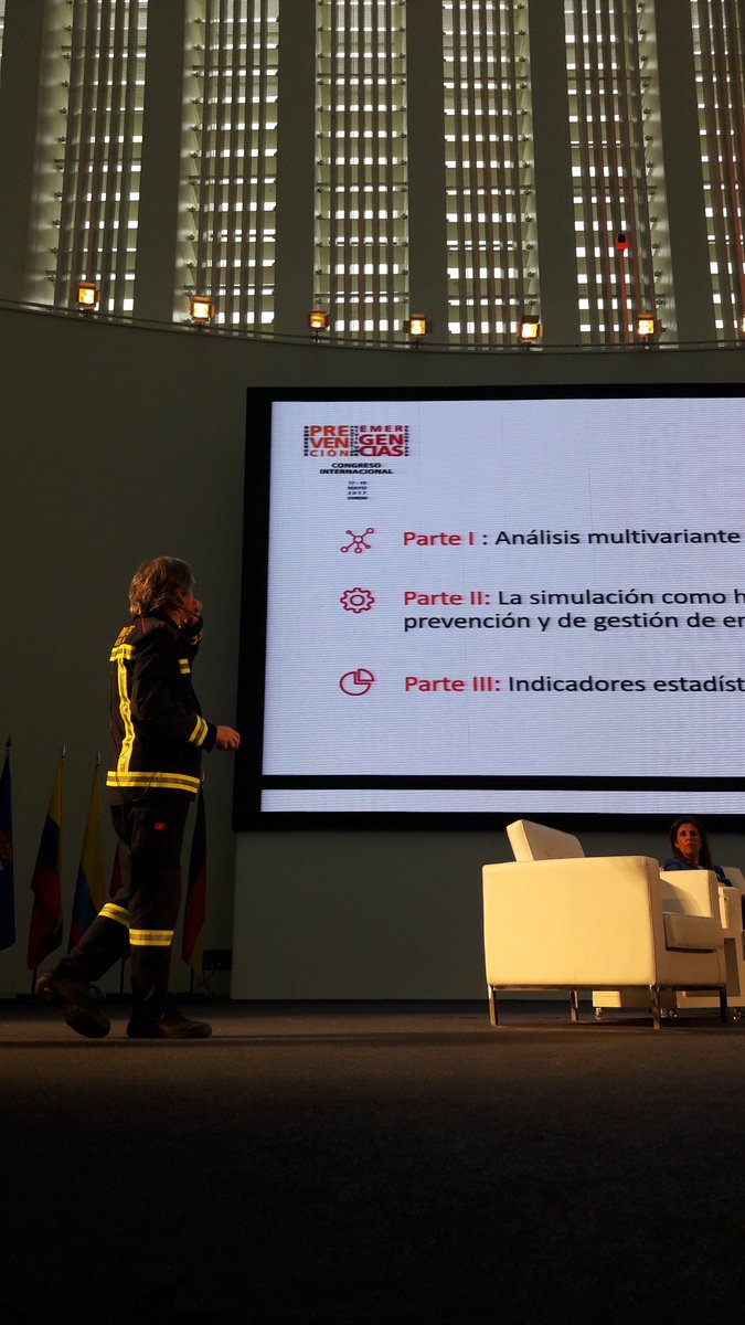 LaurentAlfonso's tweet photo. #CIPE2017
Modèle de prédiction et de prévention des risques #ApprocheStatistique
M.PARDO SABATES, Director de @BCN_Bombers https://t.co/tL4DLqECS4
