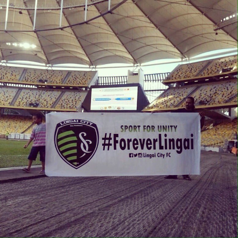 LingaiCity's tweet photo. Bukit jalil !! 
Kami ade untuk Support Hari Komuniti Bola Sepak!! _By Razif Mohmad
#SupportLocalFootball
#ForeverLingai
#TheRubbers https://t.co/WeR2ubPYtj