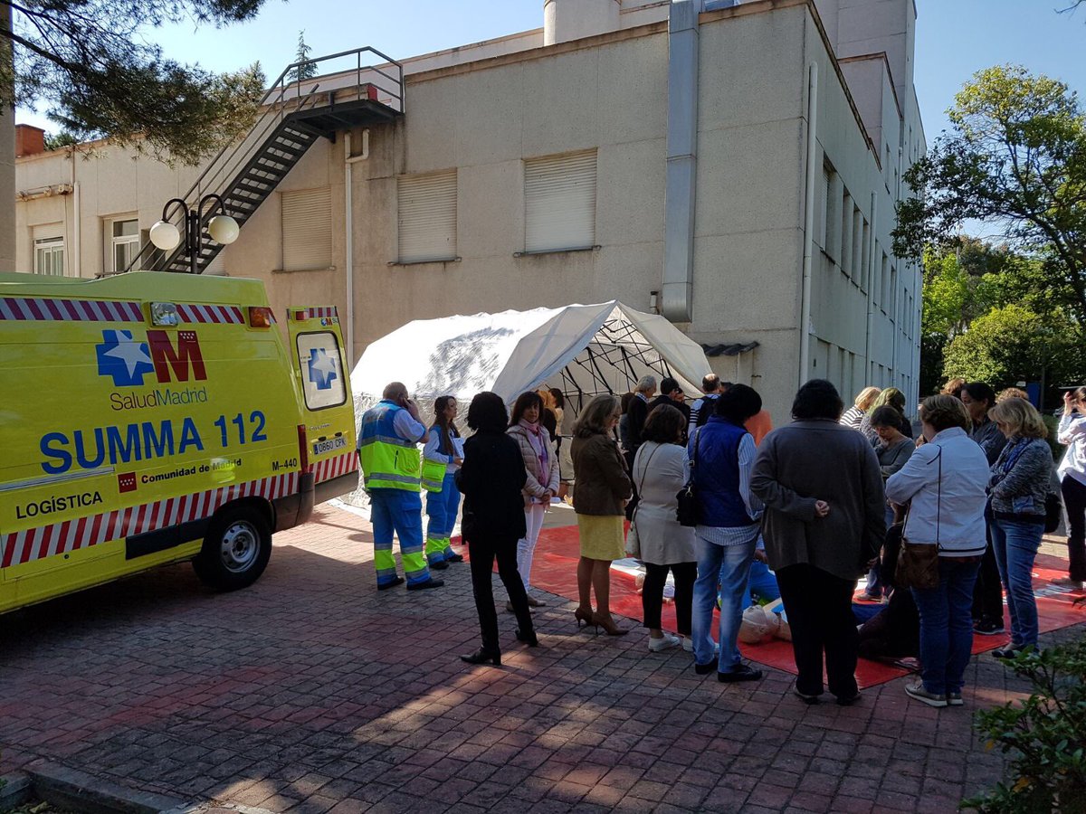 EnfermeroEnred's tweet photo. La #escuela de #pacientes de #Madrid abre sus puertas a lo grande 🍾

Acercando #salud a la población trabajando unidos 🚀😍

🆕#EMScontigo ❤️ https://t.co/lGQ8HSGtta